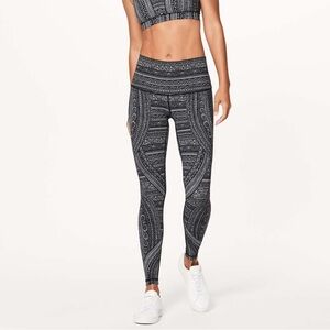 Lululemon‎ Athletica Black and White Patterned Leggings